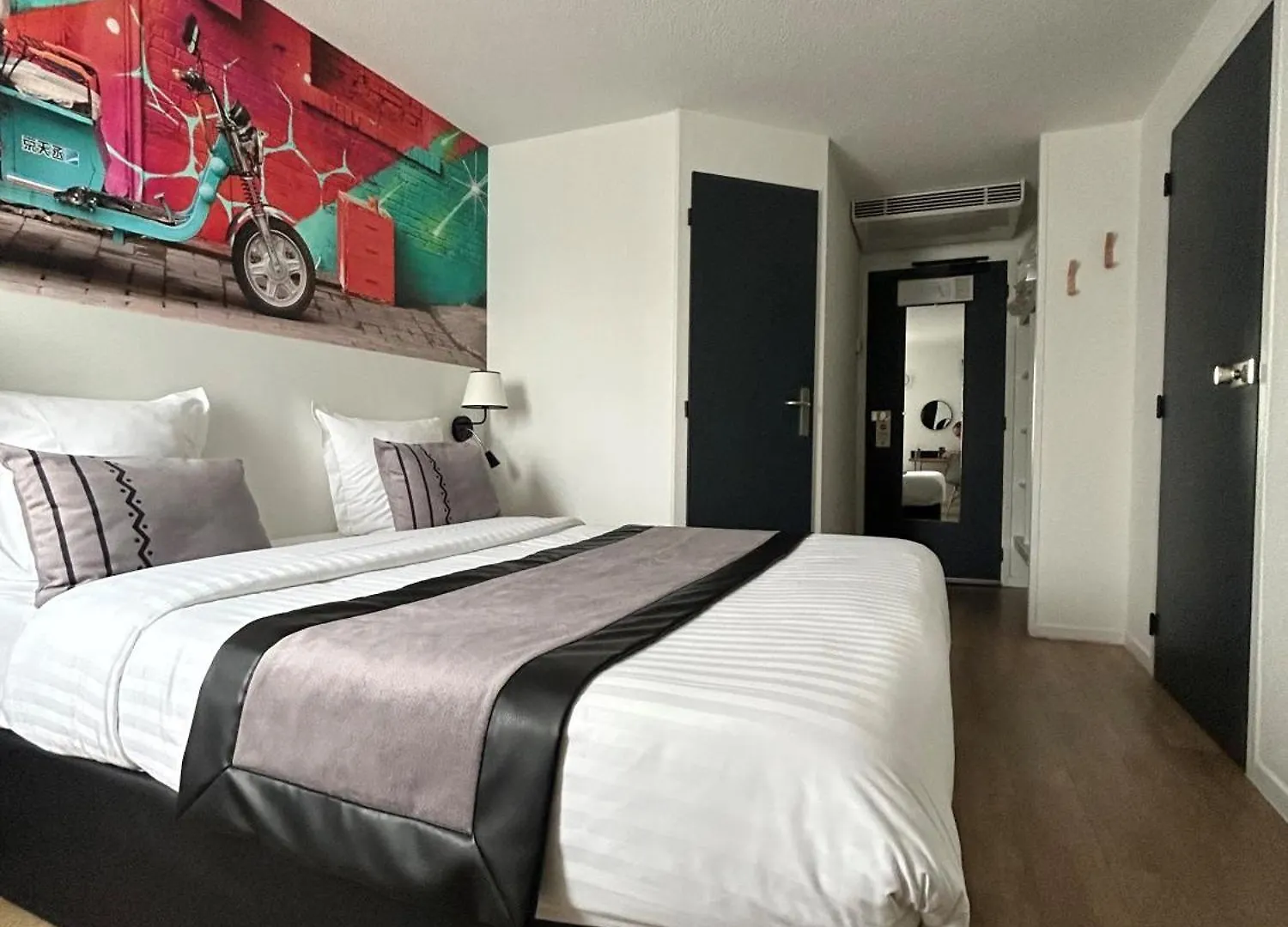 Logis Cris Hotel Et Restaurant, Lyon Sud-Est Corbas