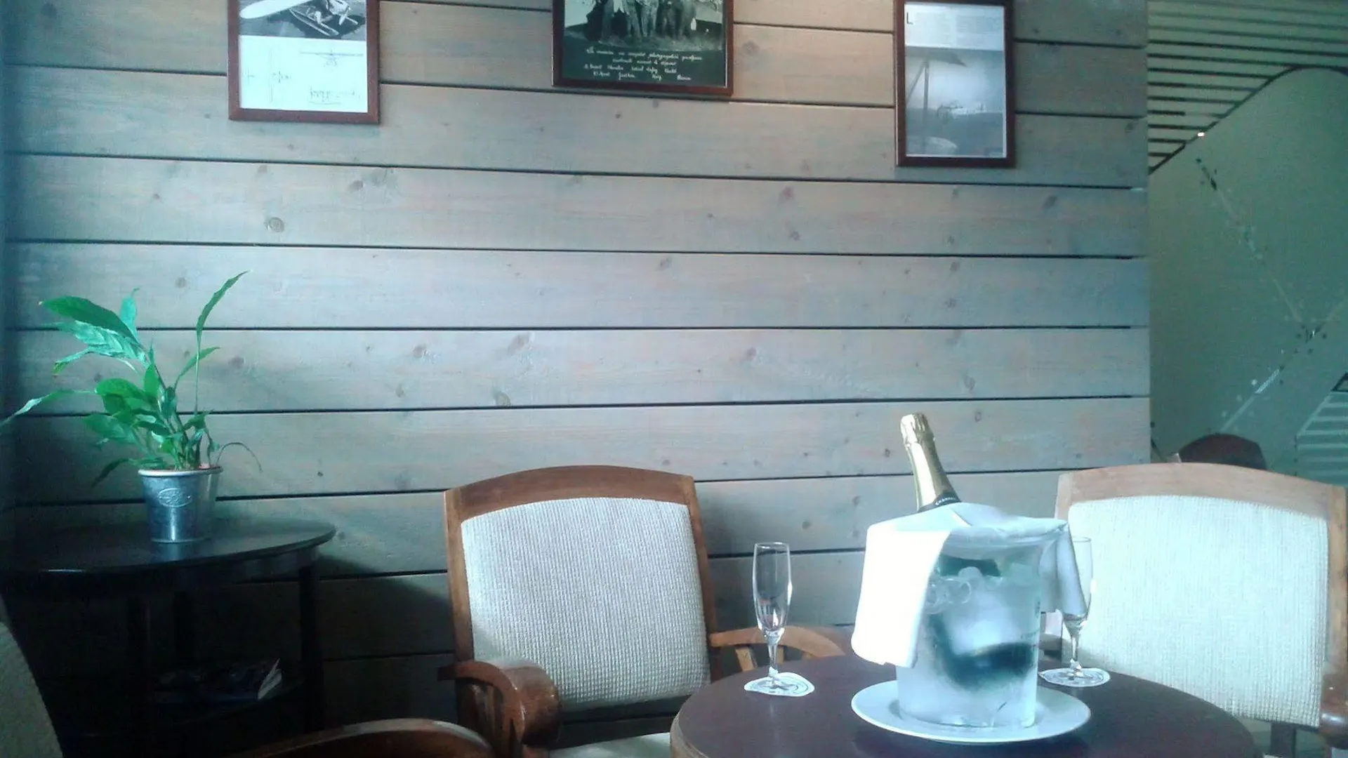 Logis Cris Hotel Et Restaurant, Lyon Sud-Est Corbas